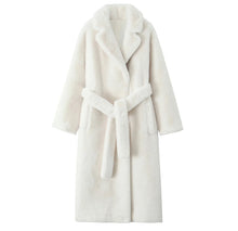  White lux snow classic coat