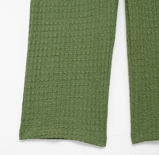 green pants scrush