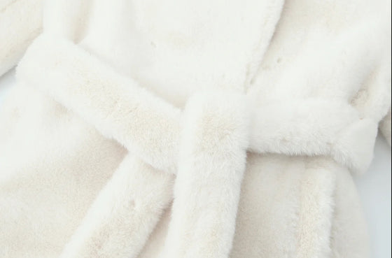 White lux snow classic coat